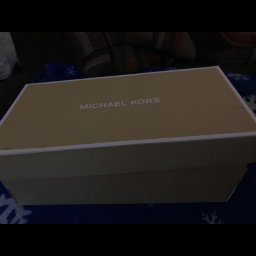 Michael Kors woman’s flat shoes